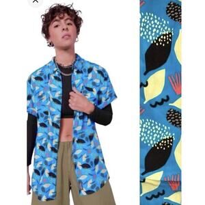 WildFang The Empower Short Short Sleeve Button Up Shirt Blue Tropical XS NEW